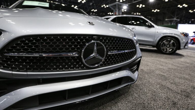 108134254 1745262616029 NYIAS DeVries 04162025 102